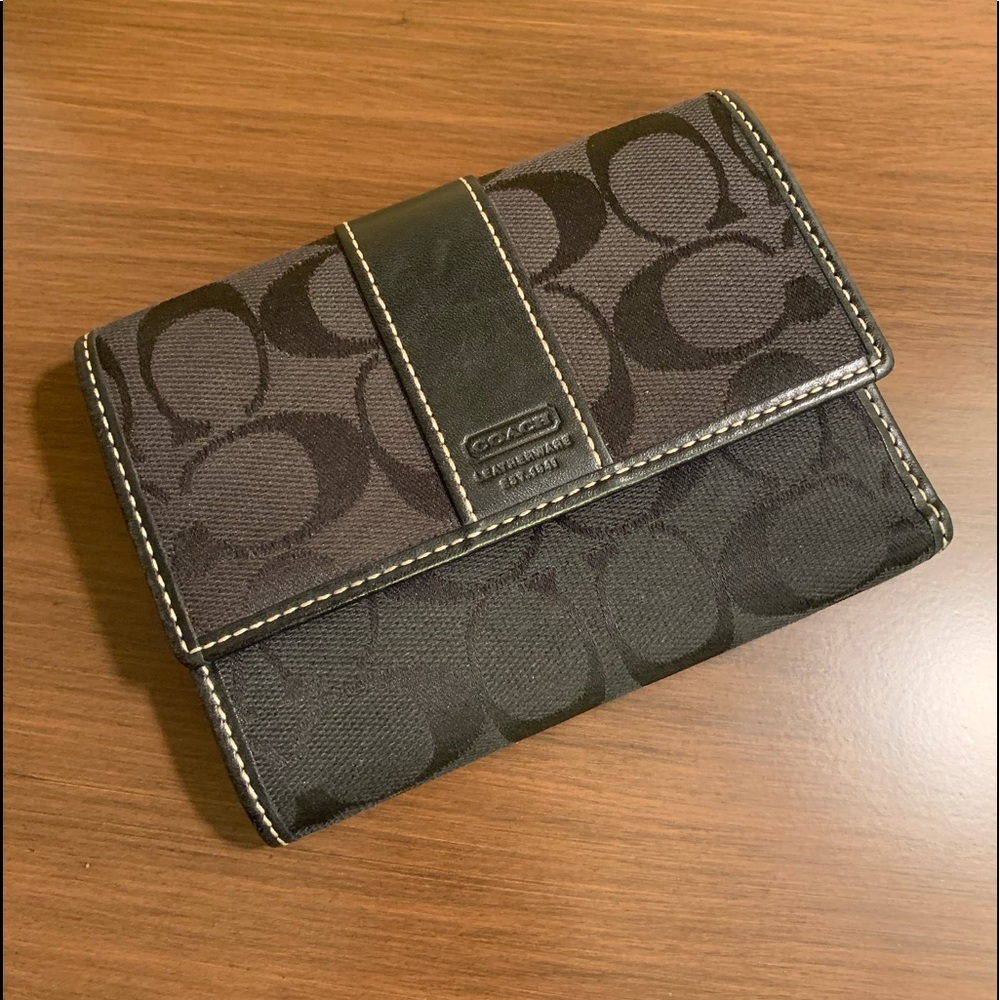 Coach Vintage Black Signature Fabric & Lea Wallet